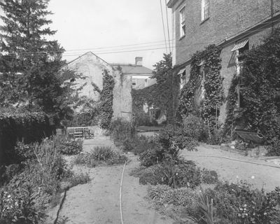 Mrs. Perkins’ Garden, circa 1900. Union College Schaffer Library, Special Collections Picture File.